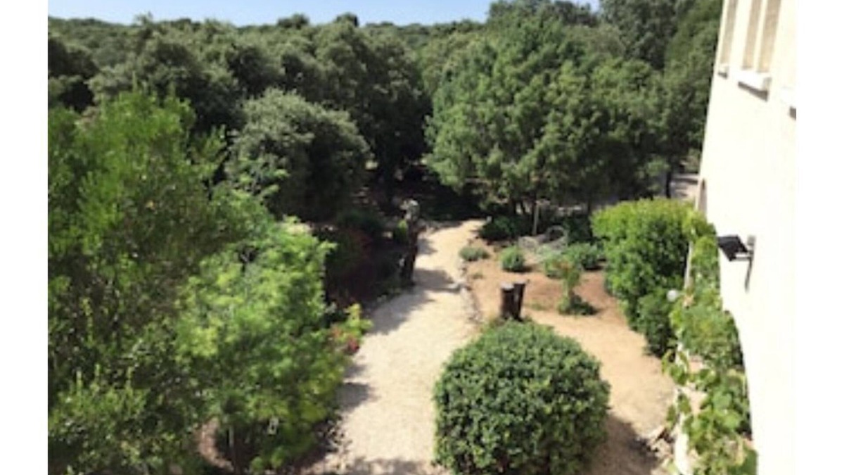 Mejannes-le-Clap Apartment | LE MADIER EN PROVENCE