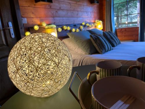 Lacaune Bed & Breakfast | "Le Maloya" Chalets independants -Chambre Balneo - Relais Motards