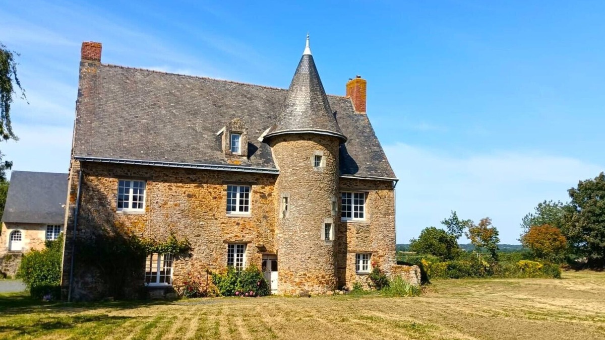 Chambellay House | Le manoir de Beauregard, authentic 15th century manor house from Anjou: 10 bedrooms and swimming pool