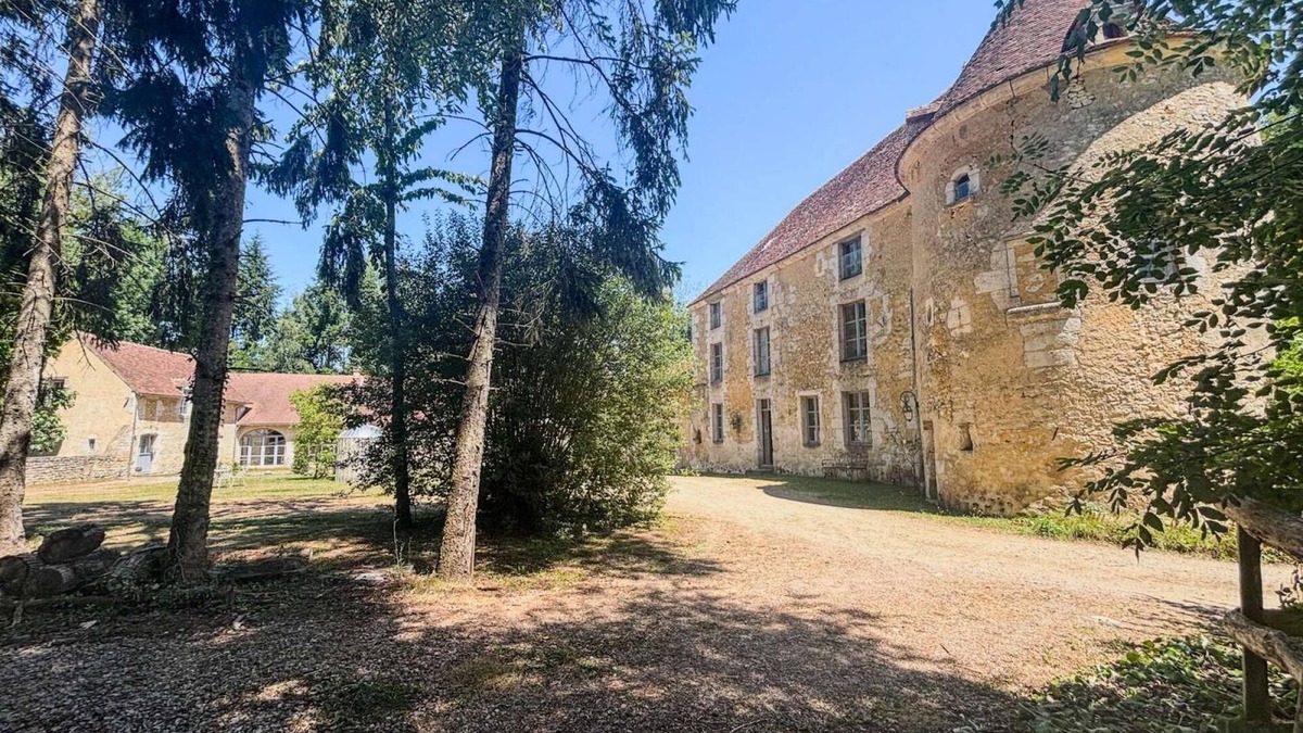 Belforet-en-Perche Villa | Le Manoir de Saint Ouen with heated indoor pool