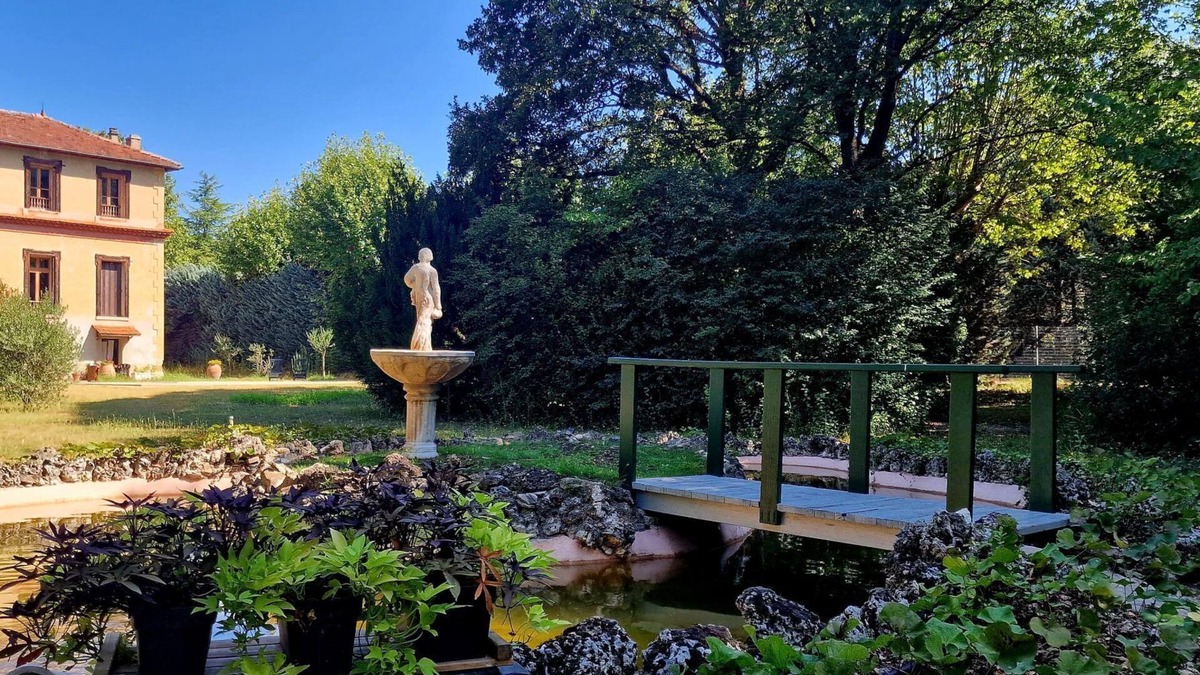 Valreas Apartment | Le Manoir de la Belle Endormie