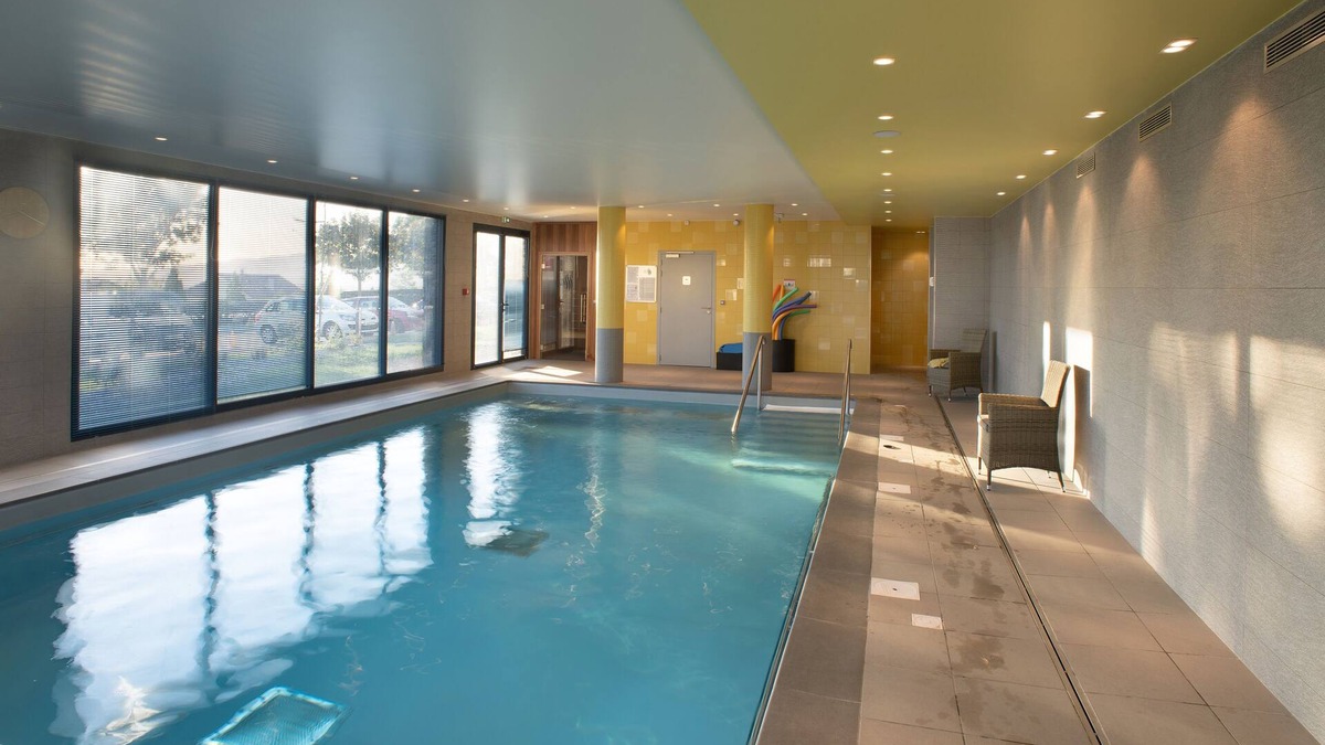 Perignat-les-Sarlieve Hotel | Le Manoir