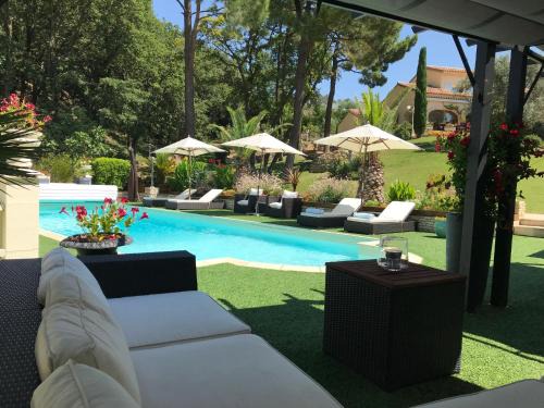Roussas Villa | Le Mas de l'Alliance - 12 p - Air Cond - private Pool - near Grignan