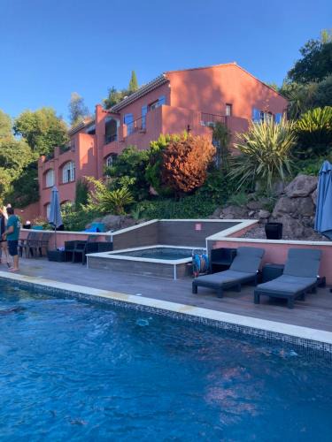 Les Adrets-de-l'Esterel Bed & Breakfast | Le Mas de la Verrerie