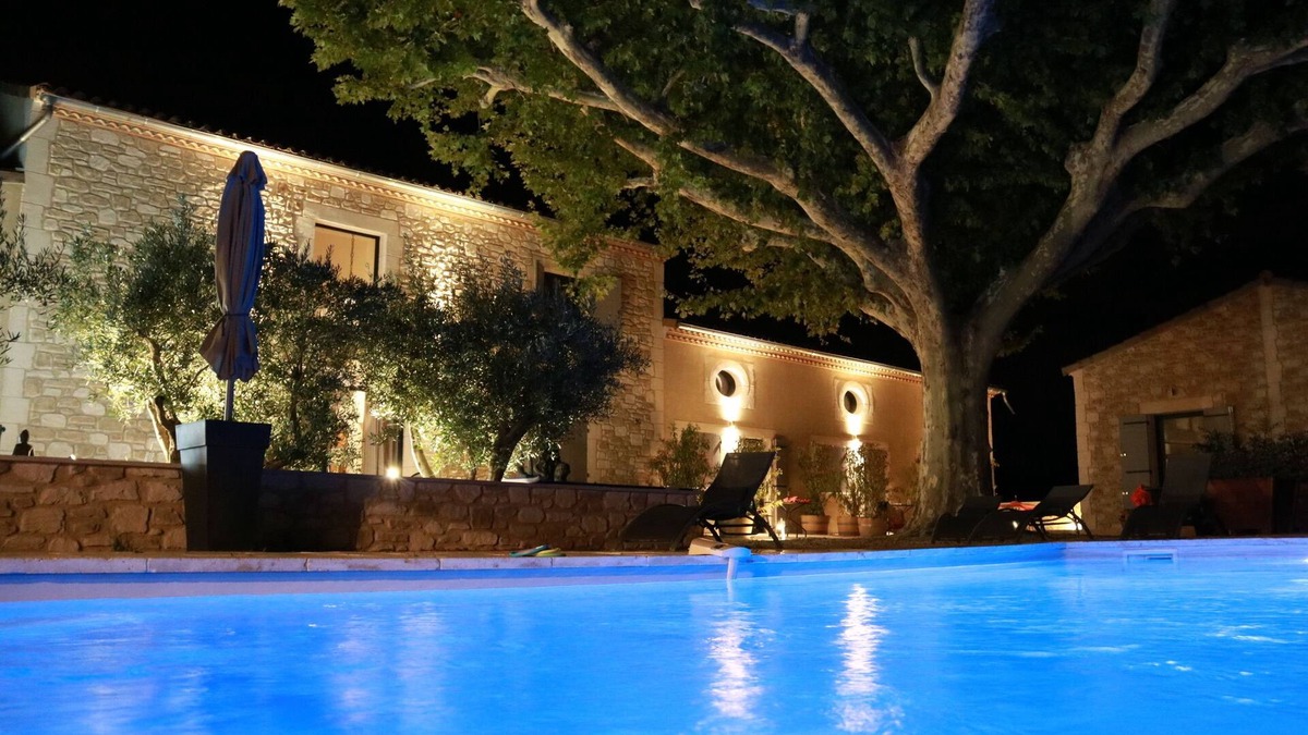Noves Bed & Breakfast | Le Mas de Nonin - Chambres d'hotes