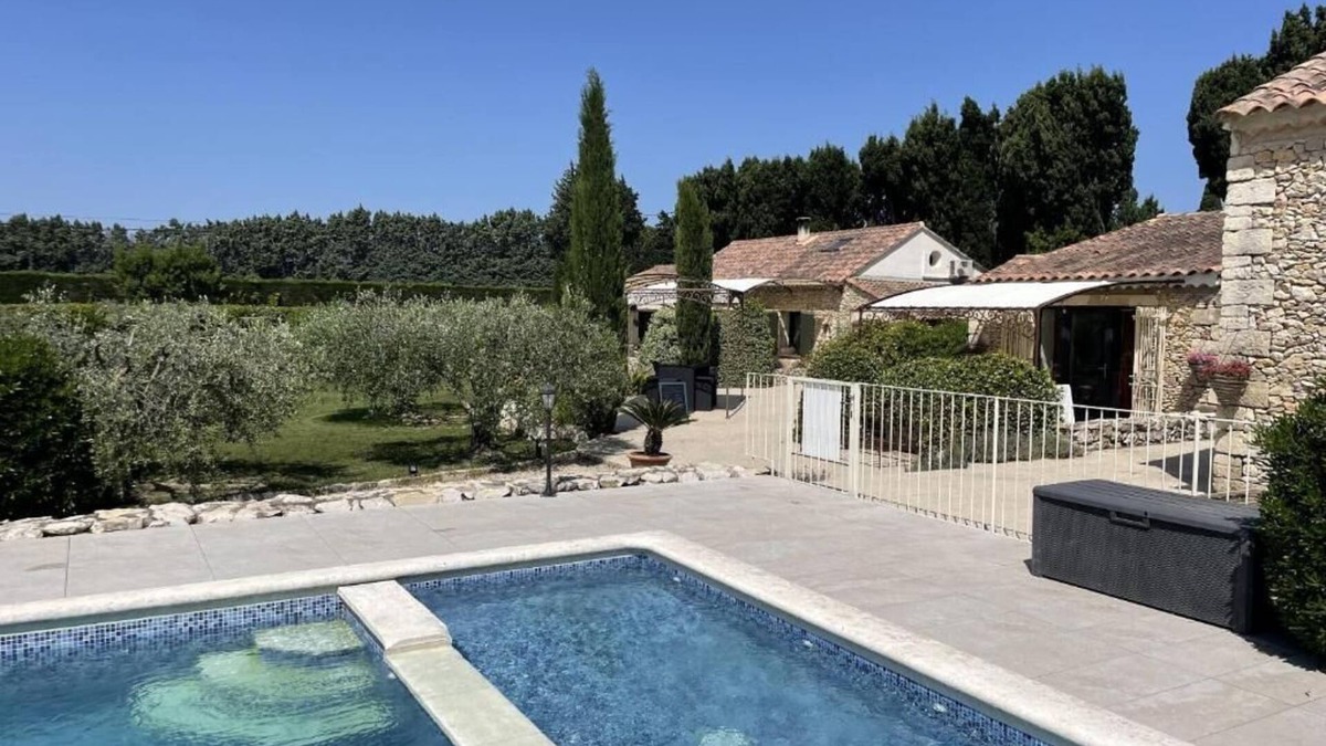 Graveson Bed & Breakfast | Le Mas Des Chutes