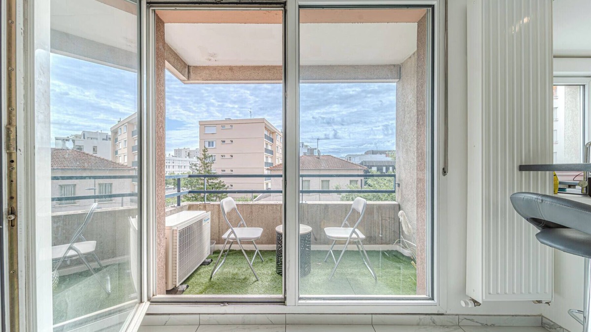 Ferrandiere - Maisons Neuves Apartment | Le Mistral 4 people with balcony in Villeurbanne.