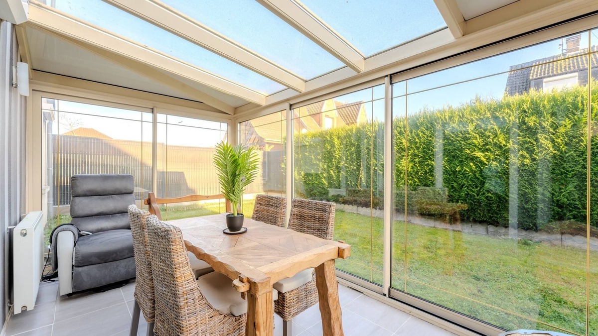 Annoeullin House | Le monde de Lucy - Two Bedroom House, Sleeps 6
