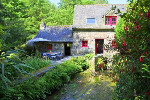 Saint-Urbaine House | Le moulin de Beuzidou