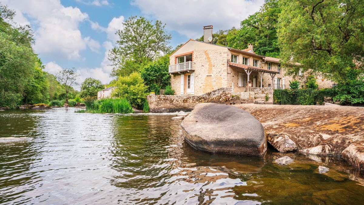 Mortagne-sur-Sevre House | Le Moulin de Pilet 4* - Proche Puy du Fou