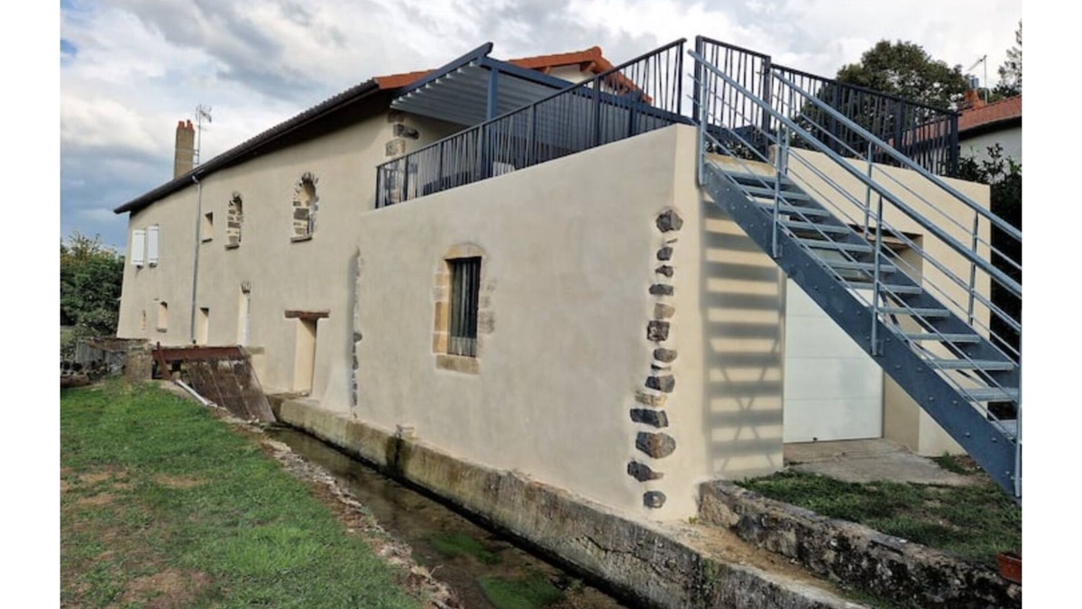 Saint-Amant-Tallende House | Le Moulin de la Veyre