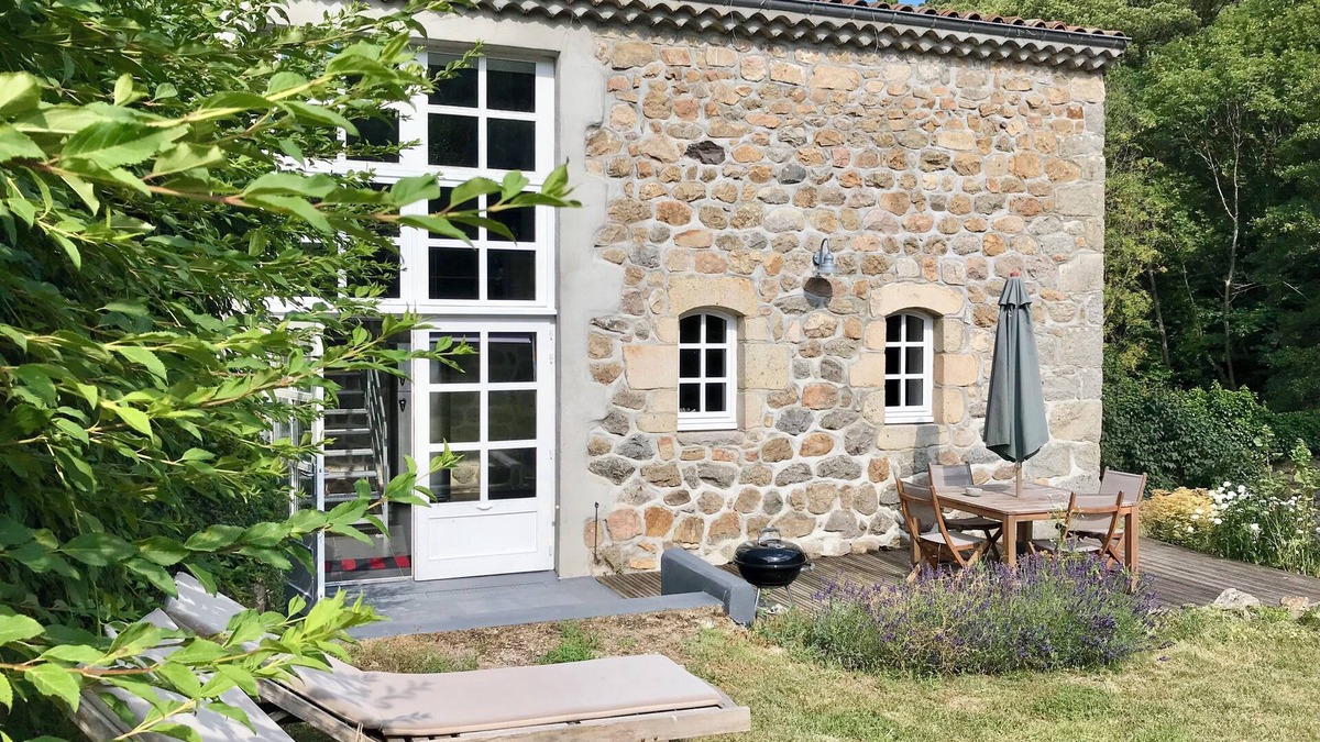 Saint-Pierreville Bed & Breakfast | Le Moulinage Chabriol - The Loft