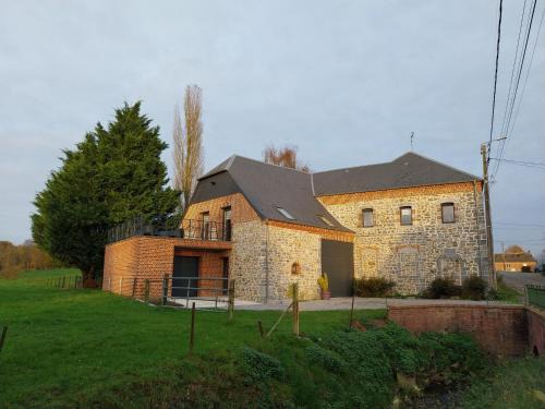 Semeries House | Le murmure du ruisseau - Pièce de vie 60 m2 - Terrasse 30 M2 - 2 WC
