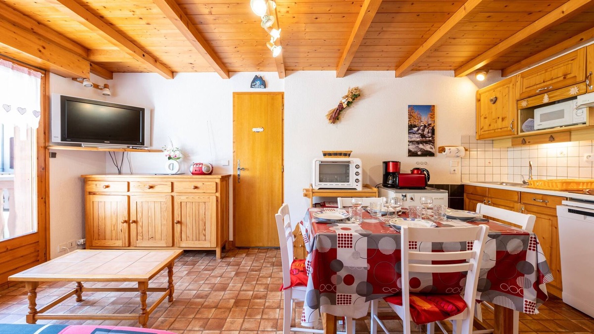 Crest-Voland Apartment | Le Névé - Two Bedroom Apartment, Sleeps 6