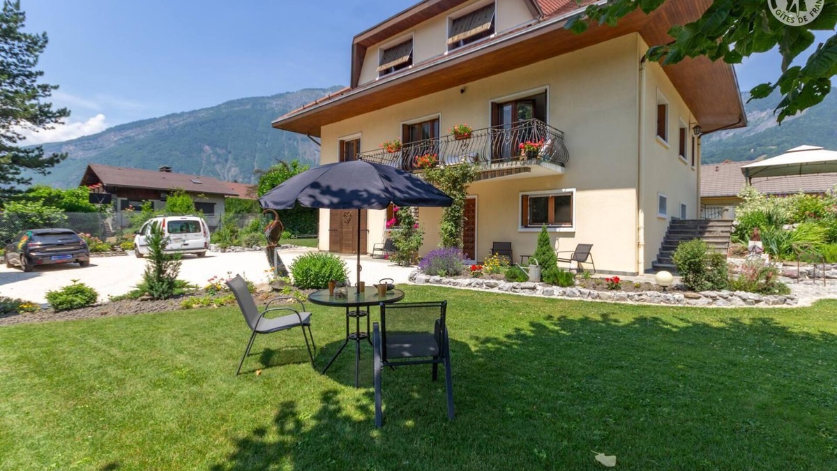 Outrechaise House | LE P'TIT GITE EN PLUS