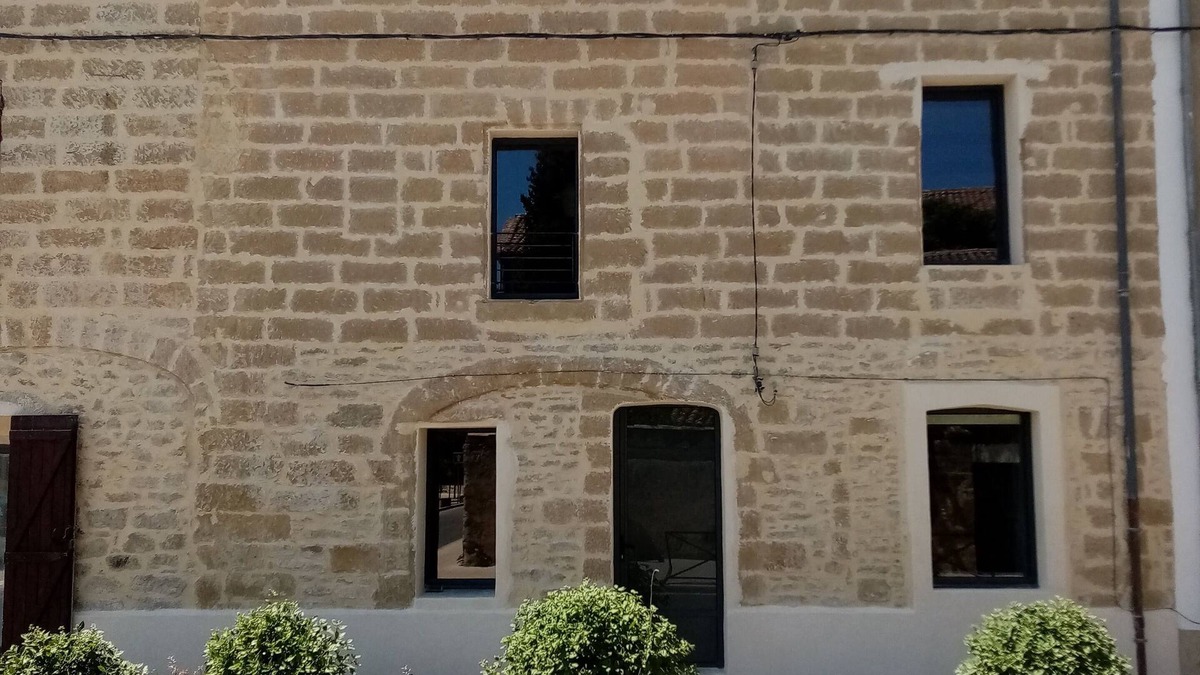 Montaren-et-Saint-Mediers House | LE Passage 1