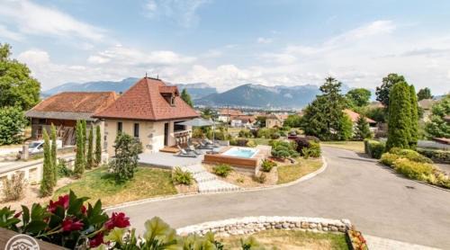 Poisy Bed & Breakfast | Le Paon Bleu Annecy Poisy