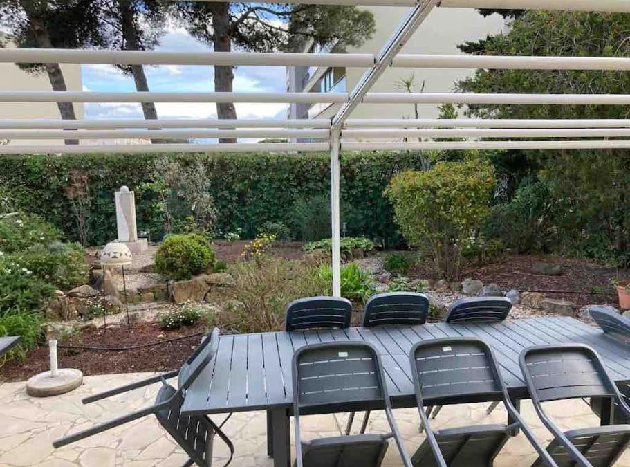 Les Arenes Apartment | Le Papounet Appartement - Maison de 150m2 à 500m de la plage et du centre ville