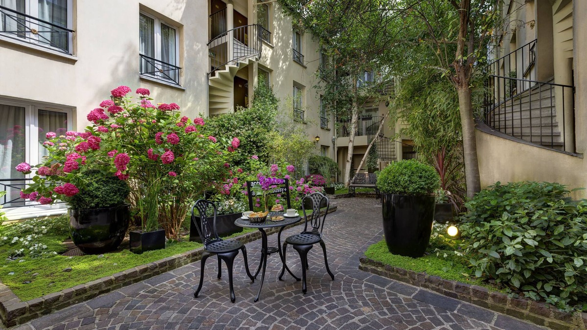 Quartier Sainte-Marguerite House | Le patio Bastille