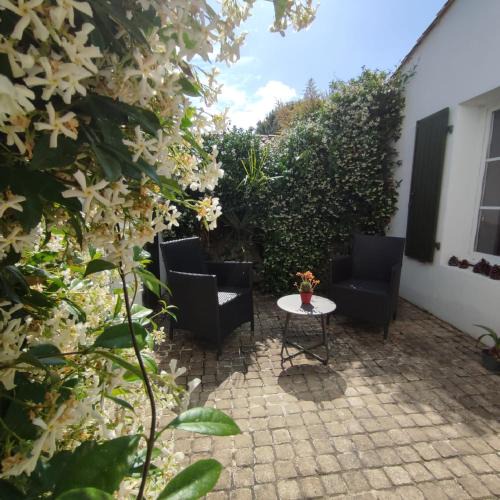 Le Bois-Plage-en-Re House | LE PATIO chaleureuse maison à 150 mètres de la mer
