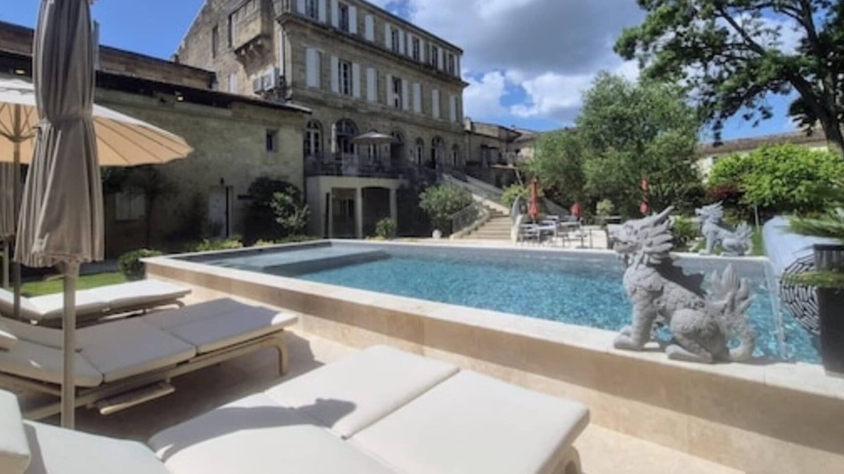 Lussac Bed & Breakfast | Le Pavillon (Privatization)