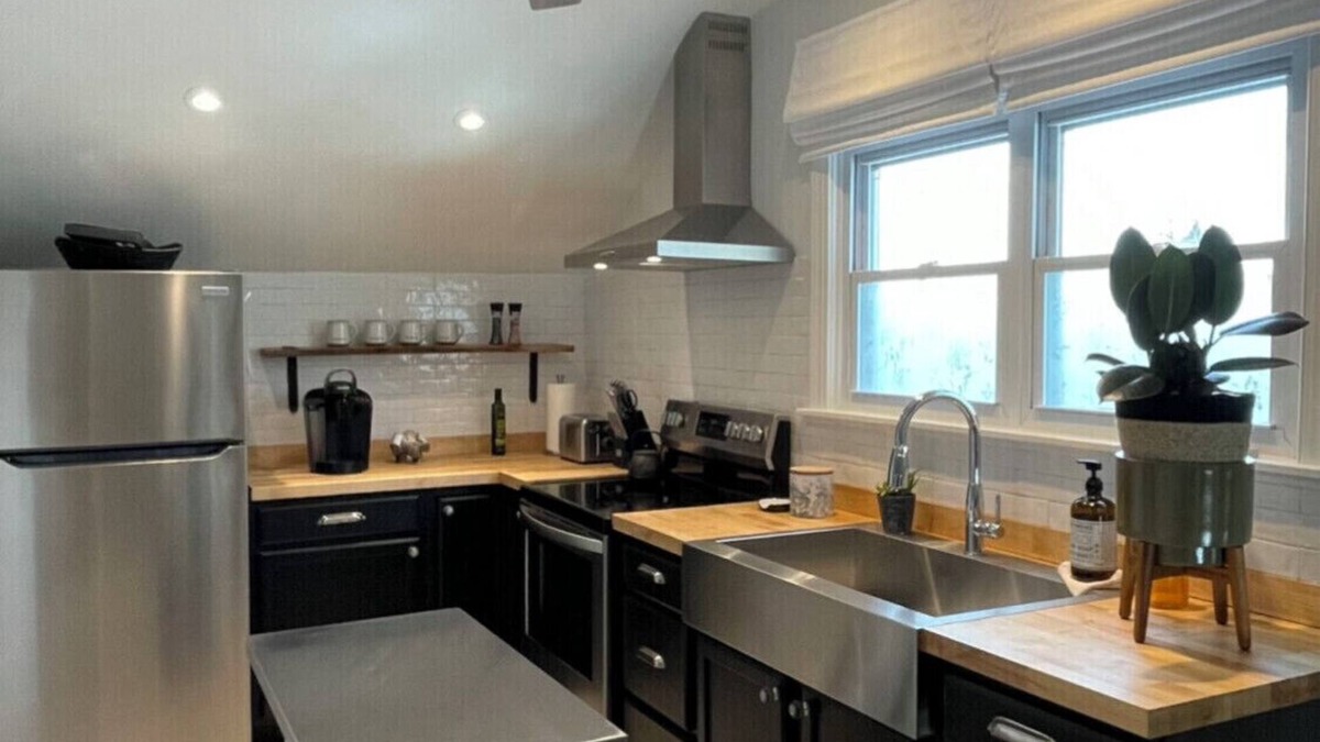 Canandaigua Apartment | LE PETIT - 5 min. Walk to Lake Resort or Downtown