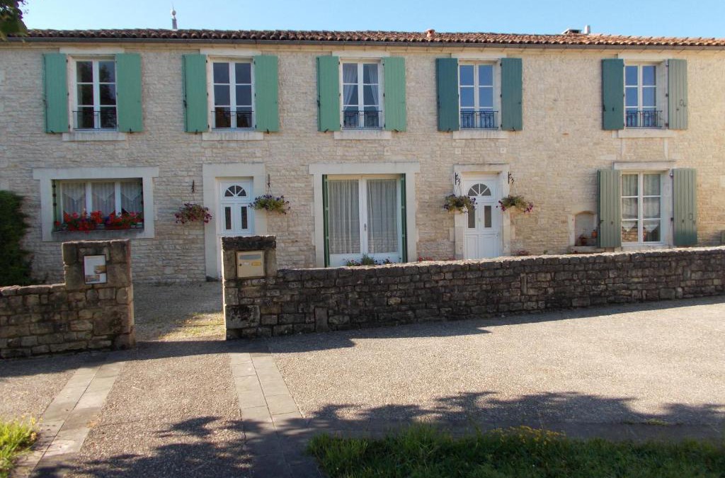 Saint-Fraigne Bed & Breakfast | Le Petit Bijou