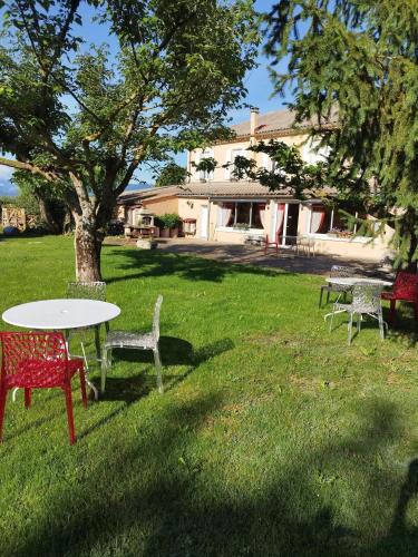 Vaumeilh Hotel | Le Petit Caboulot en pleine nature