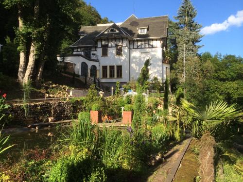 Suhl Apartment | Le petit Charme - Wohnen in einer historischen Villa