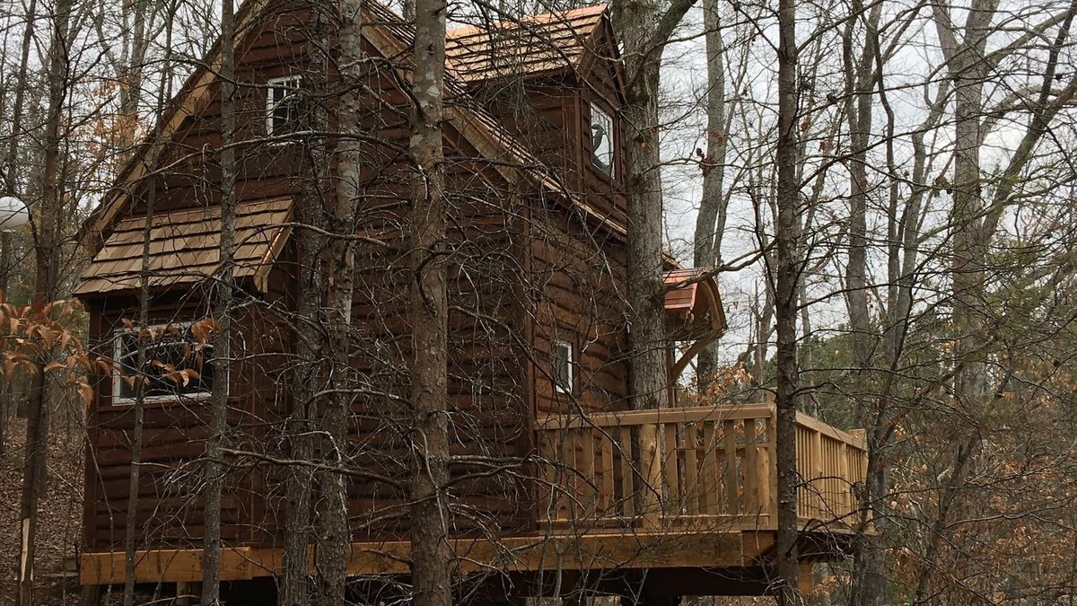 Chickamauga Cottage | Le Petit Chateau Treehouse at Candlelight Forest Resort