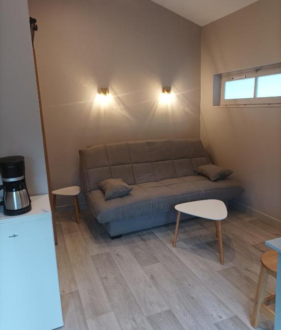 La Riviere-Saint-Sauveur Apartment | Le petit chez-vous
