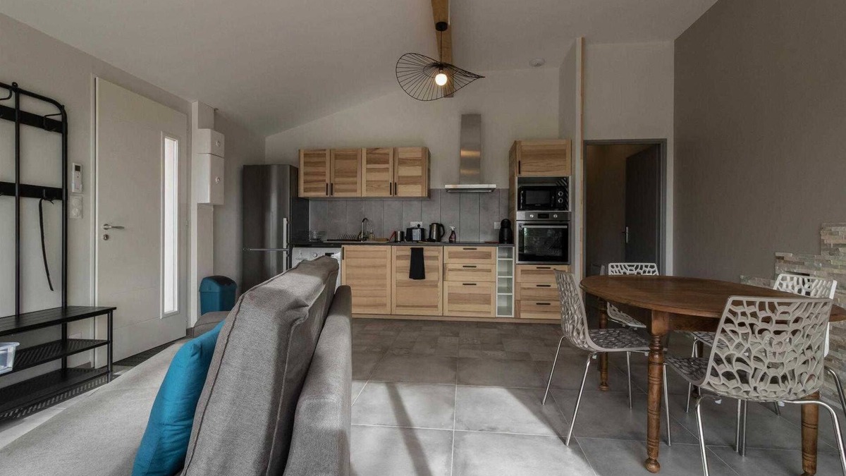Merville House | Le Petit Limouzin - Merville