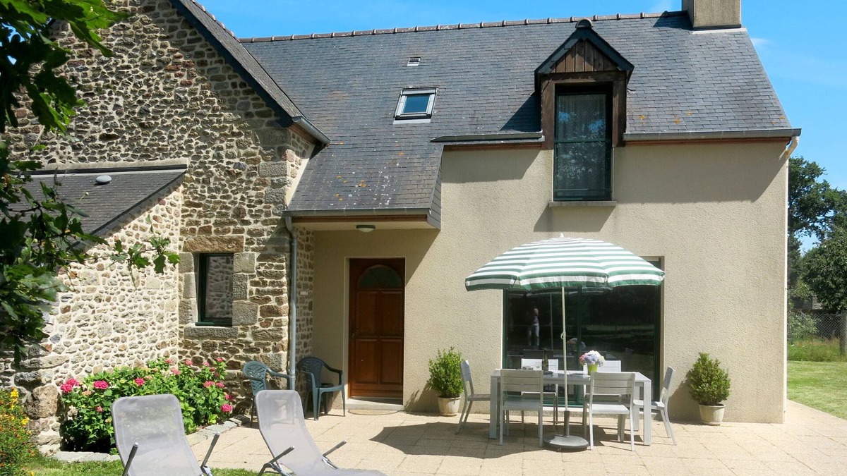 Le Tronchet House | Le Petit Maître by Interhome
