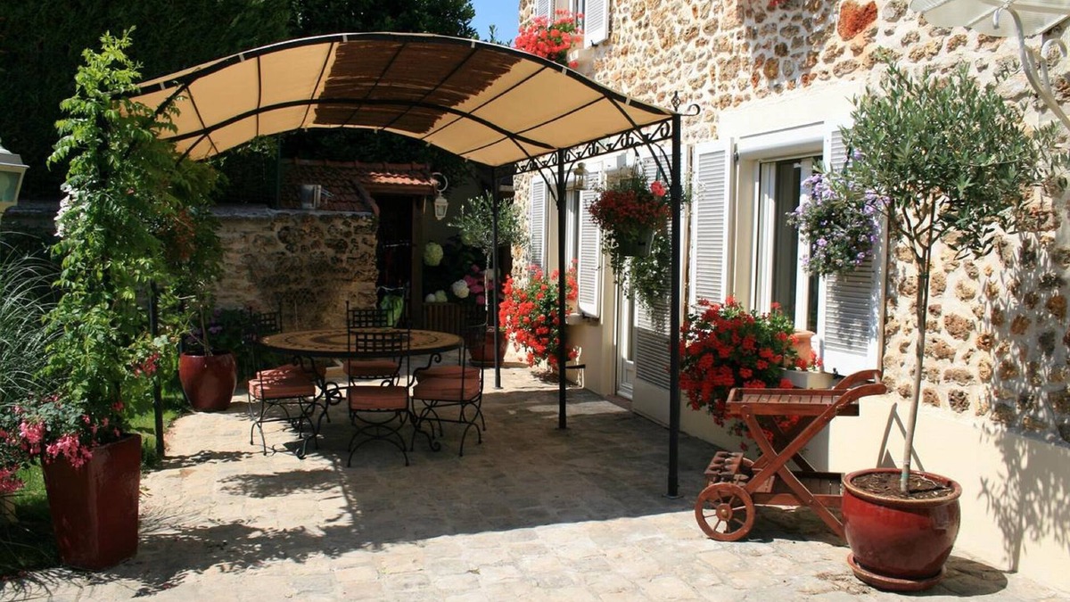Magny-les-Hameaux Bed & Breakfast | Le Petit Nailly
