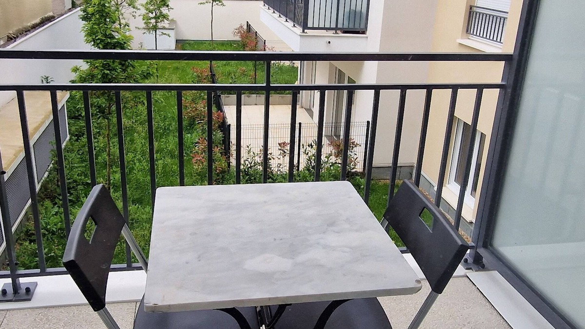 Drancy Apartment | Le Petit Palais
