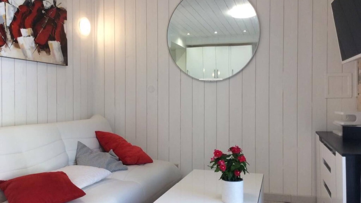 Brive-la-Gaillarde Apartment | Le Petit Paradis.