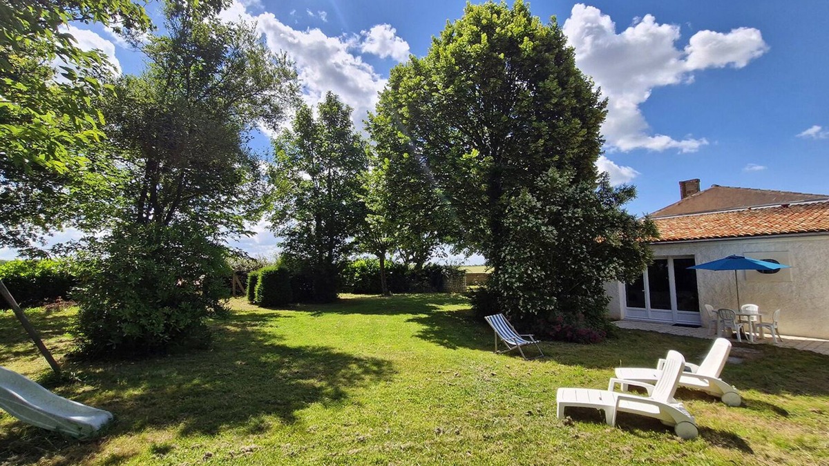 Grezac Apartment | Le Pied du chêne