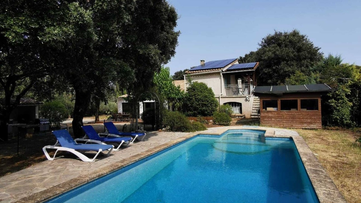 Saint-Siffret Apartment | Le Pistoulet - Quiet apartment with pool and terrace