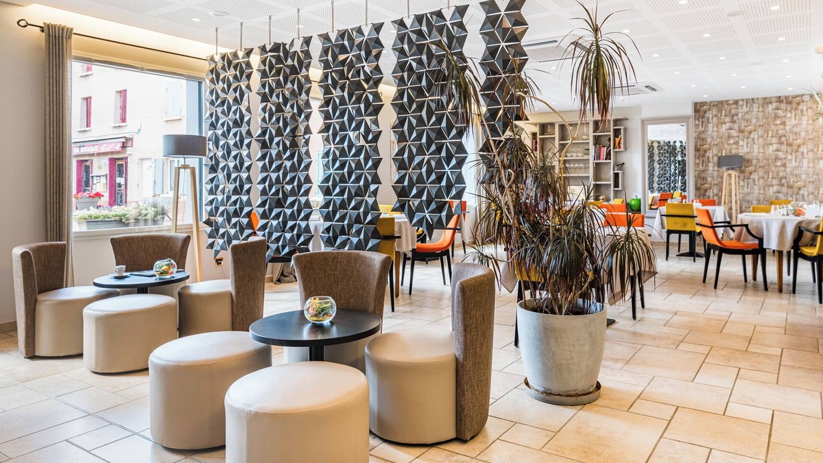 Brullioles Hotel | Le Place Neuve