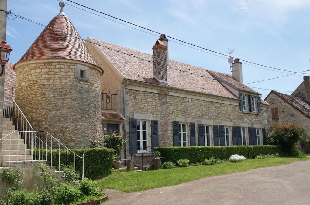 Asnieres-sous-Bois Villa | Le Prieuré: maison de charme proche de Vézelay*