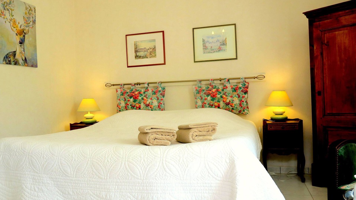 Montlivault House | Le Puits, charming room near Chambord, Blois and Cheverny