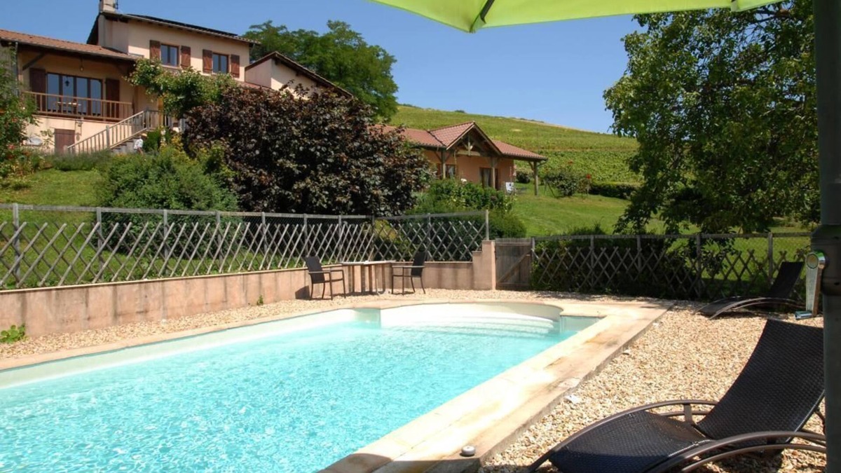 Pruzilly House | Le Raisin Bleu - PRUZILLY