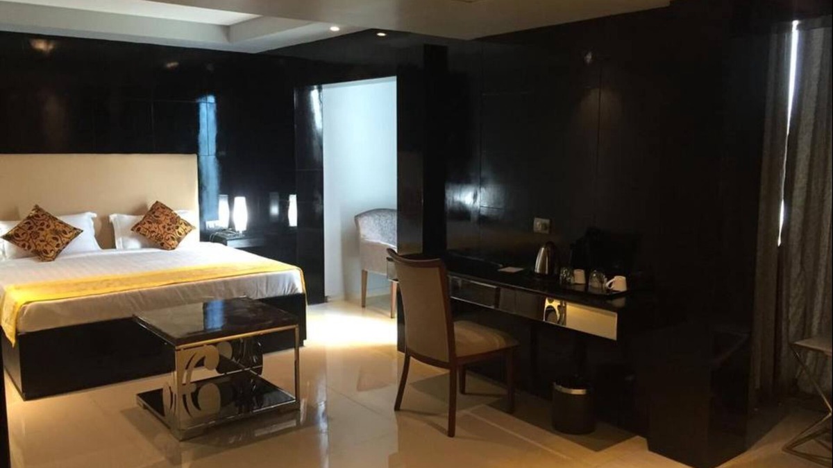 Gummidipundi Hotel | Le Raj Courtyard