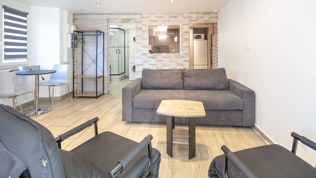 Saint-Geoire-en-Valdaine Apartment | Le Refuge de Valdaine - Joli studio climatisé