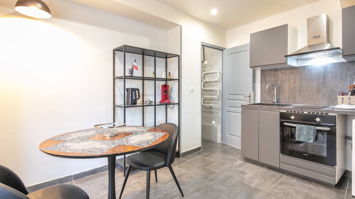 Saint-Geoire-en-Valdaine Apartment | Le Refuge du Val - Appartement vue montagne