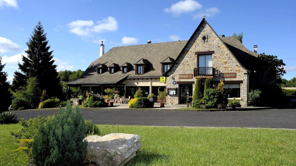 Neuveglise-sur-Truyere Hotel | Le Relais de la Poste