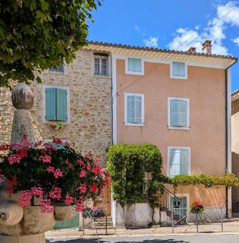 Cruis House | Le Relais Laviolette