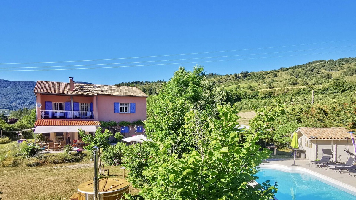 Lachau House | Le Rêve is the place for family, friends, walking and cycling groups for 17 people