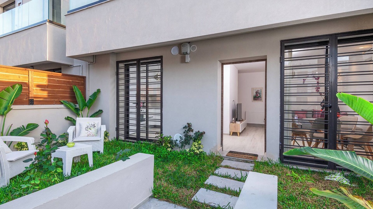 La Marsa Villa | Le Rez De Jardin