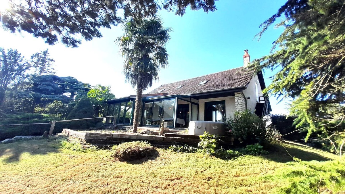 Buzancais House | Le Rio Clopet- large house-11 pers-SPA-garden